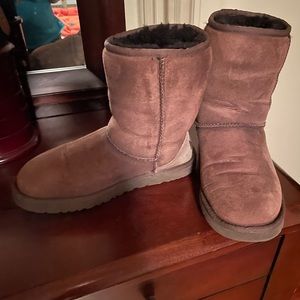 BROWN UGG BOOTS
